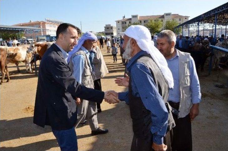 Belediye Başkanı Yılmaz, Hayvan Pazarı Esnafını Ziyaret Etti G3