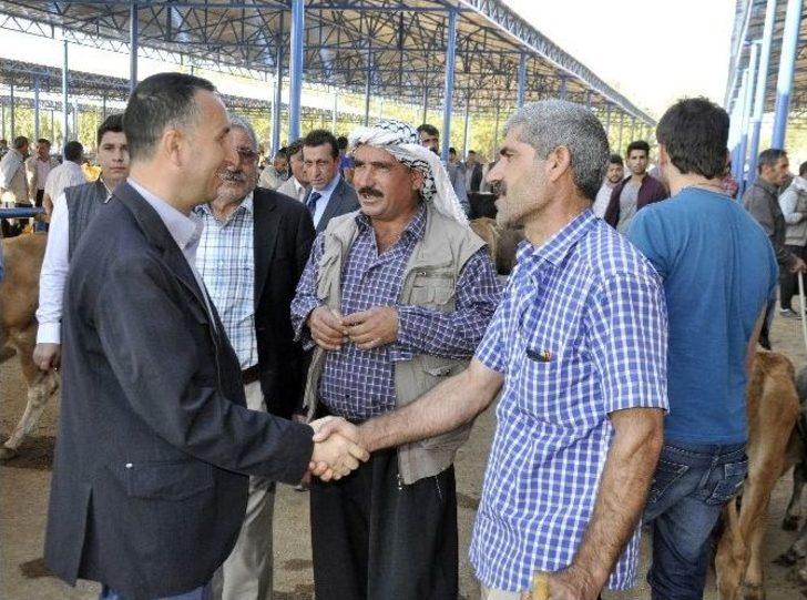 Belediye Başkanı Yılmaz, Hayvan Pazarı Esnafını Ziyaret Etti G1