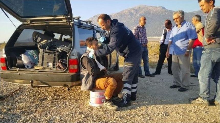 Isparta-afyonkarahisar Sınırında Trafik Kazası: 4 Yaralı