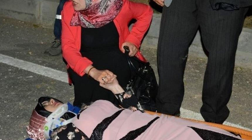 D&uuml;ğ&uuml;n Konvoyunda Kaza: 3 Yaralı