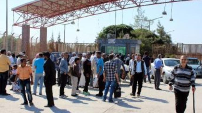 Hac Farizasını Ger&ccedil;ekleştiren Suriyeliler &Uuml;lkesine D&ouml;n&uuml;yor