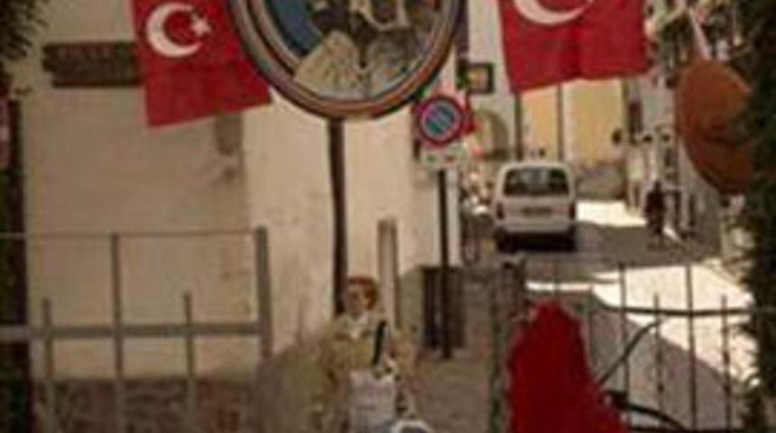 Onlar T&uuml;rk gibi yaşıyor