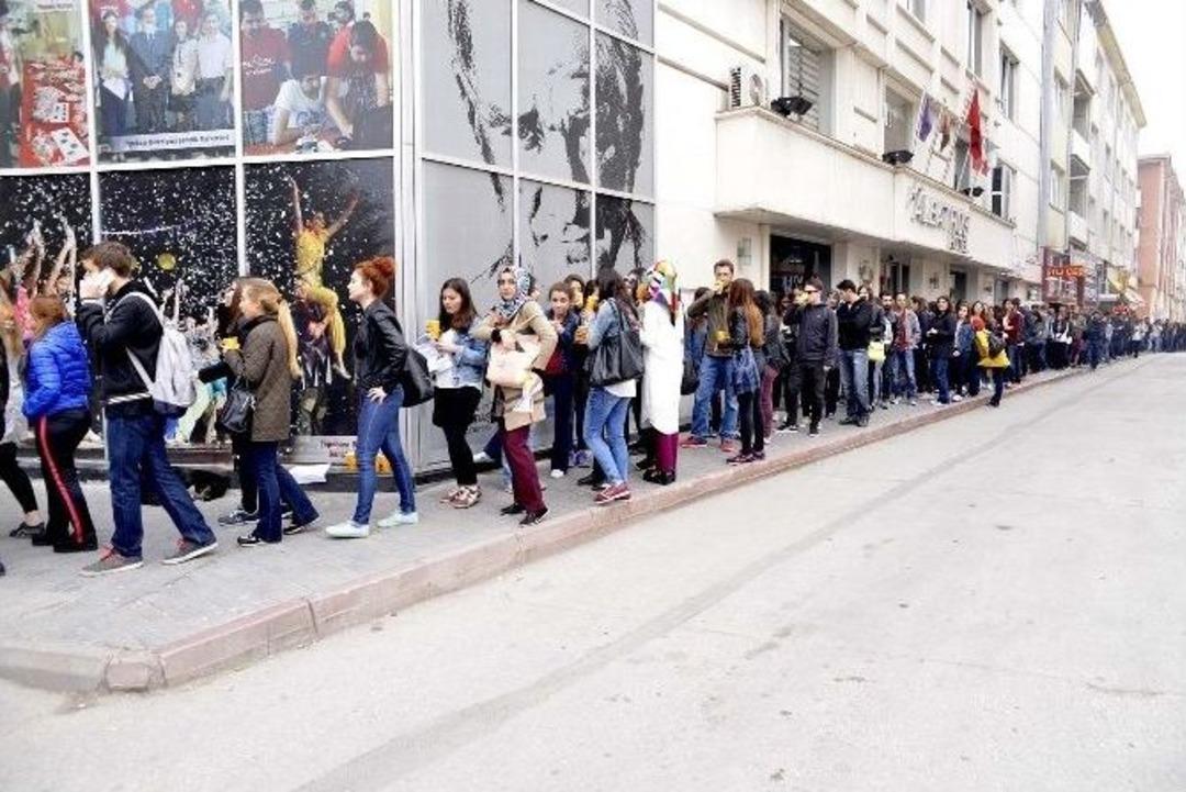 G&uuml;z D&ouml;nemi Kurslar İ&ccedil;in Sıraya Girdiler