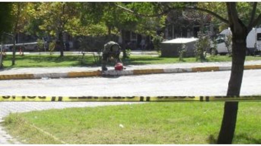 Ş&uuml;pheli Paketten Kitap &Ccedil;ıktı