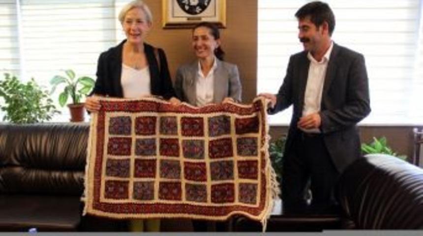 Konsolos Linda S. Specht&rsquo;ten B&uuml;y&uuml;kşehir Belediyesi&rsquo;ne Ziyaret