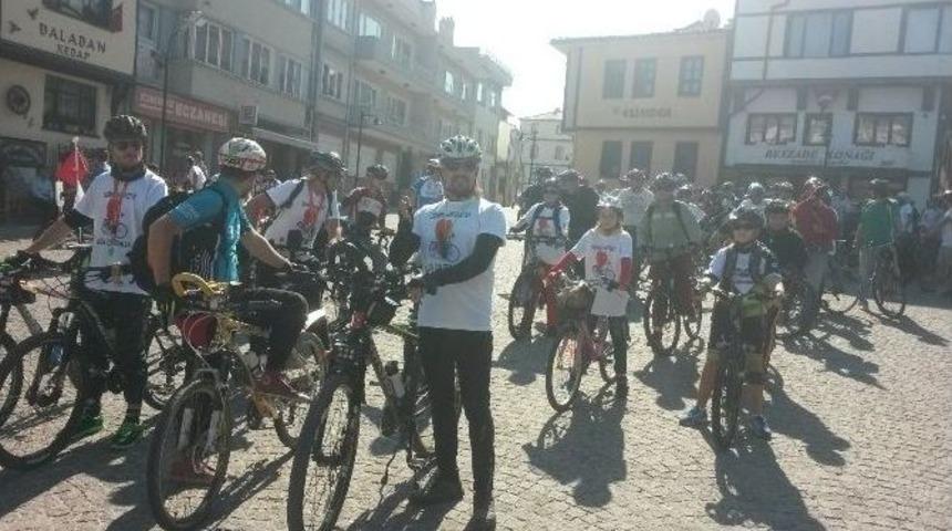 Bisikletçiler Kalp Hastaları İçin Pedalladı