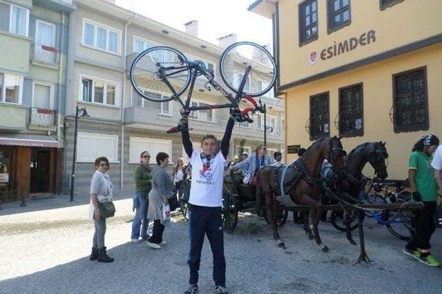 Bisikletçiler Kalp Hastaları İçin Pedalladı