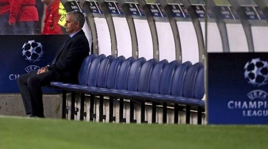 Chelsea, Mourınho&rsquo;ya G&uuml;veniyor