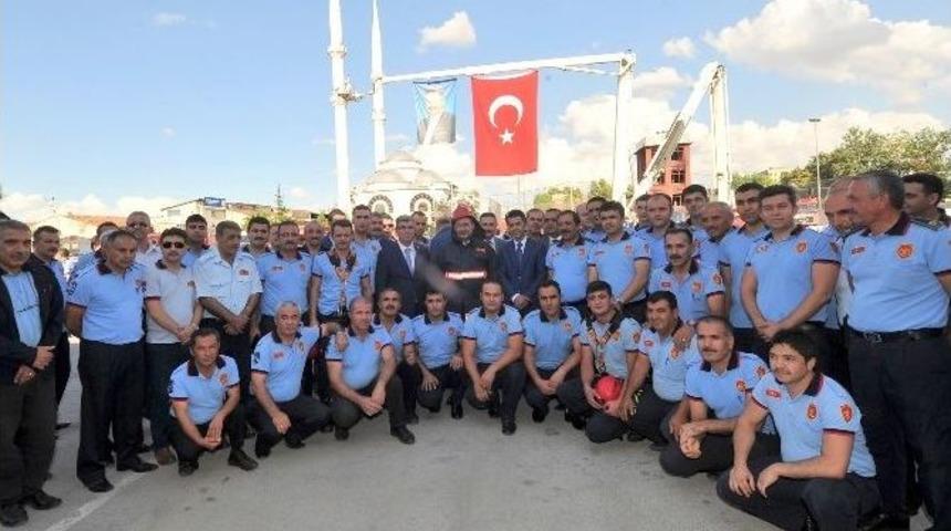 Başkan G&ouml;k&ccedil;ek Ankara İtfaiyesi&rsquo;nde
