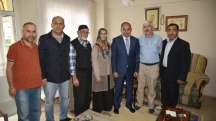 &Uuml;z&uuml;lmez, Kartepeli Hacıları Ziyaret Etti