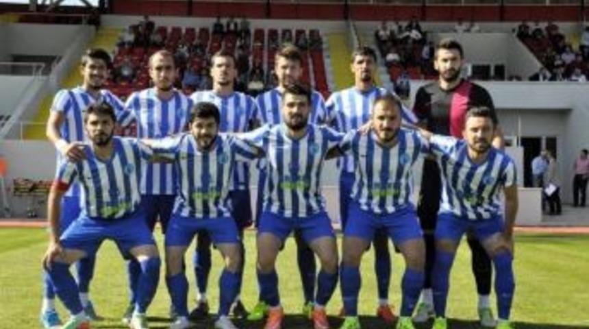K&uuml;tahyaspor Liderliğini Korudu