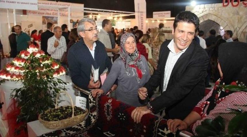 D&ouml;şemealtı, Halısıyla, Narıyla Y&ouml;rex Fuarında