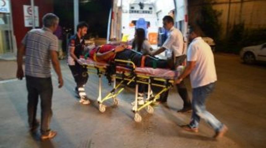 Kamyon Kasasından D&uuml;şen Şahıs Yaralandı