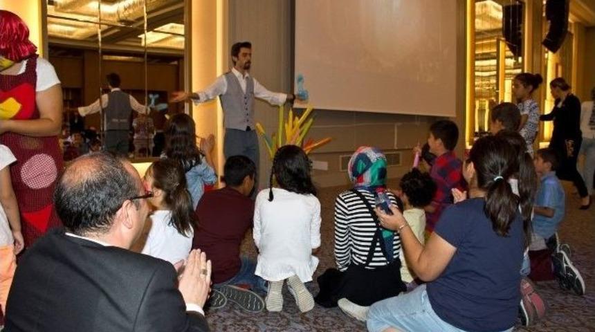 Gül Düzgün Çocuklarla Kahvaltıda Bir Araya Geldi