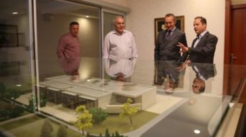 Od&uuml;, K&uuml;t&uuml;phanesine Kavuşuyor