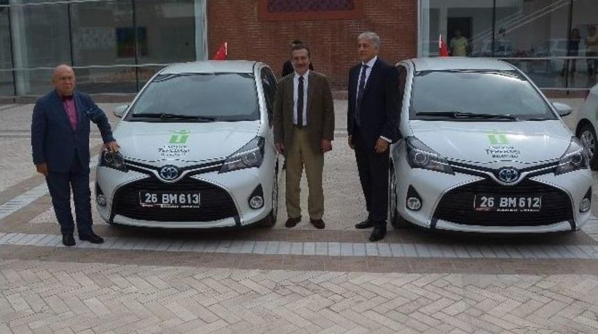 Tepebaşı&rsquo;na 11 Adet Hybıd Otomobil