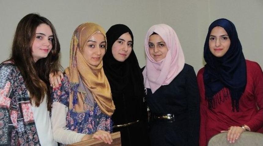 Savaştan Ka&ccedil;tılar Vatanları İ&ccedil;in &Uuml;niversite Okuyorlar