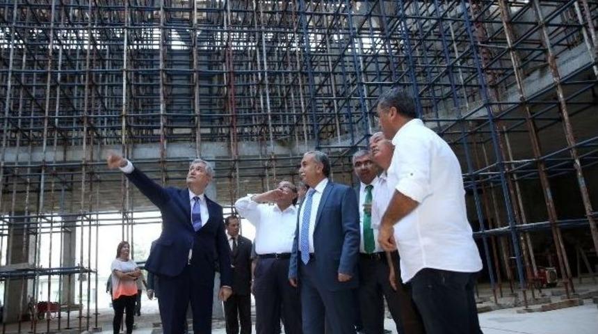 Adana Valisi Mustafa B&uuml;y&uuml;k, &Ccedil;&uuml; 57. Alay Camii İnşaatında İncelemelerde Bulundu