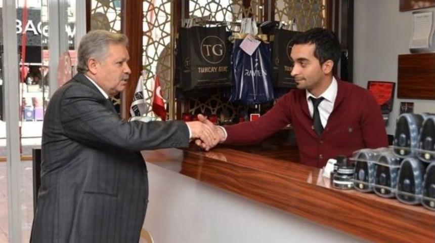Vali Kahraman&rsquo;dan &Ccedil;arşı Esnafına Ziyaret