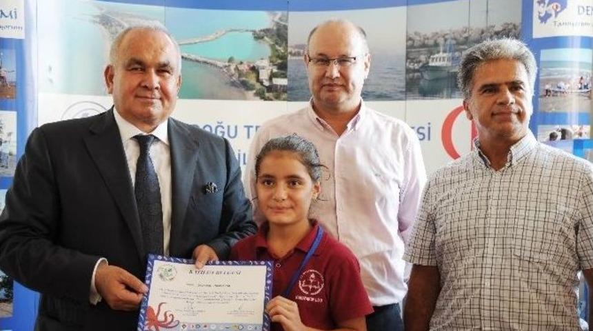 &Ccedil;evreci &Ouml;ğrenciler Belgelerini Başkan Tollu&rsquo;dan Aldı