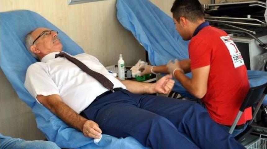 Başkan Kale&rsquo;den Kan Bağışına Destek