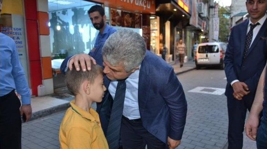 G&uuml;nnar, Se&ccedil;im Gezilerini Ak&ccedil;aabat İl&ccedil;esinde S&uuml;rd&uuml;rd&uuml;