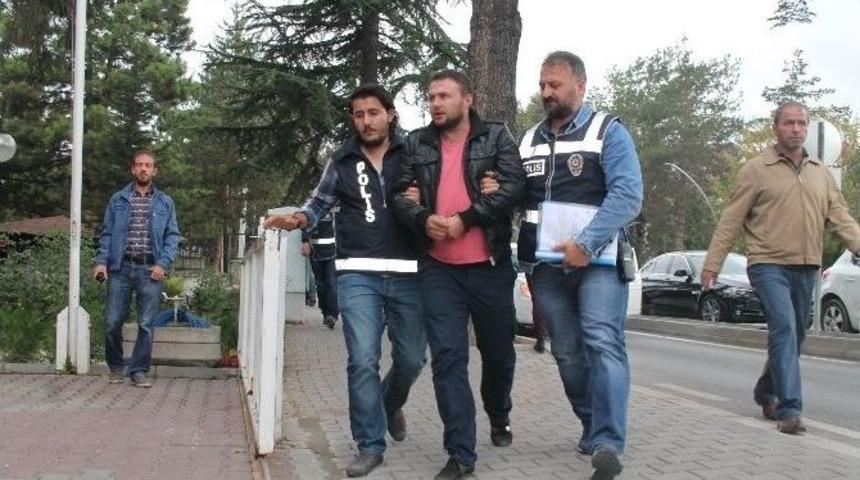 Hırsızlık Yaptıkları Evde Alem Yapmışlar