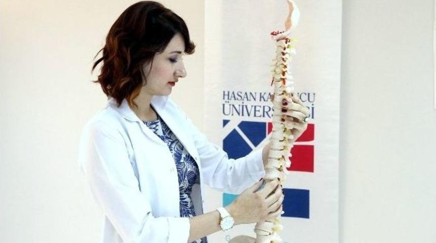 Bel Ve Boyun Ağrılarının Nedeni Yanlış Duruş