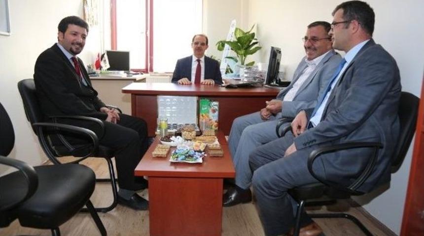 Rekt&ouml;r Coşkun&rsquo;dan &Ouml;ğretim &Uuml;yelerine Hayırlı Olsun Ziyareti