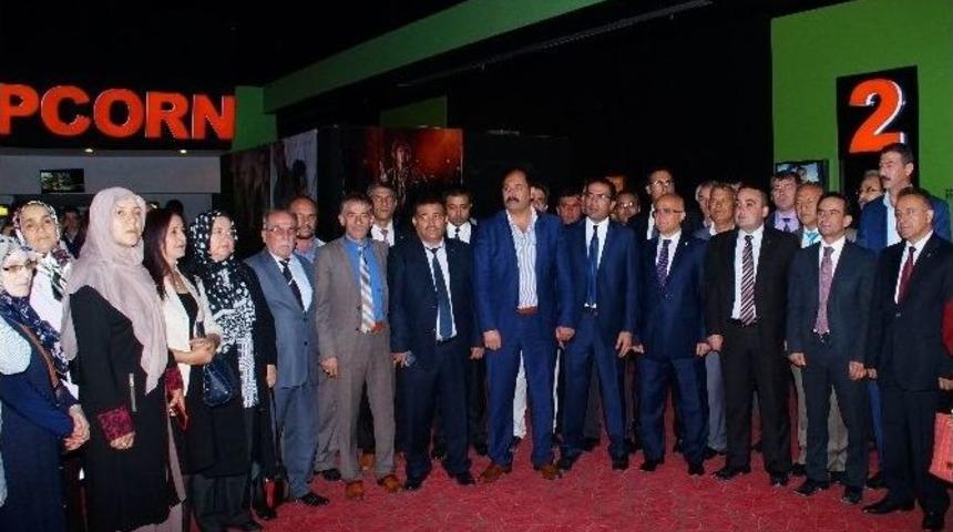 &Uuml;lk&uuml;c&uuml;leri Duygulandıran Film