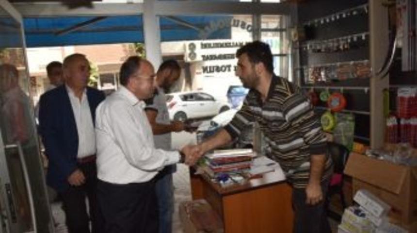 Başkan &Uuml;z&uuml;lmez, Kartepe Esnafını Ziyaret Etti