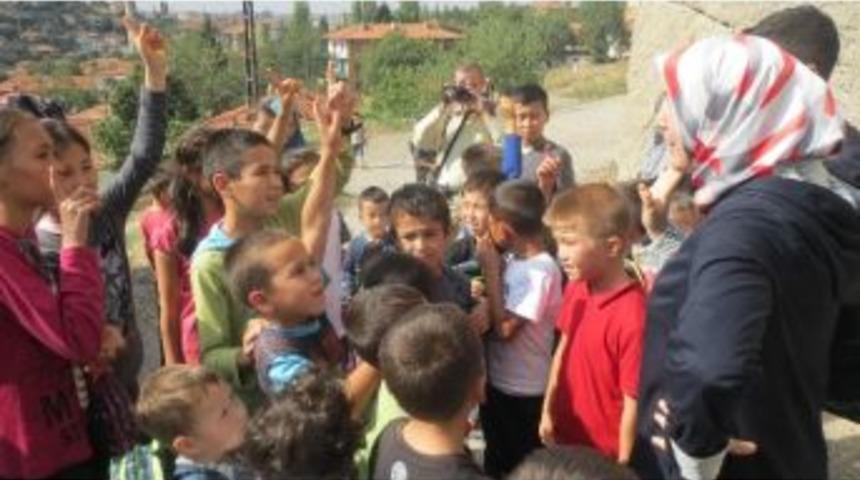 Çodam Afgan Ailelerle Dayanışma İçinde