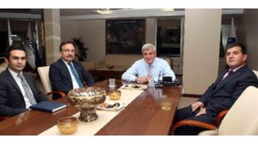 Tarım Kredi Kooperatifi M&uuml;d&uuml;r&uuml;nden, Başkan Karaosmanoğlu&rsquo;na Ziyaret Etti