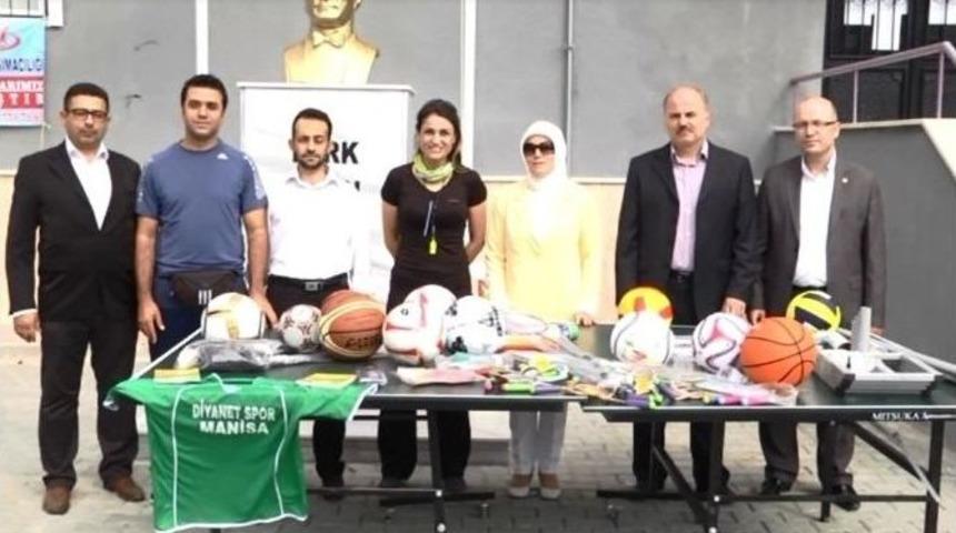 Mezun Oldukları Okulu Unutmadılar