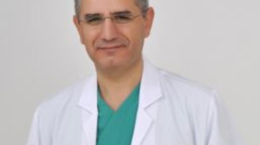 Dr. G&uuml;ler: &ldquo;70 Yaşın &Uuml;zerinde Her İki Erkekten Birinde Kasık Fıtığı Var&rdquo;