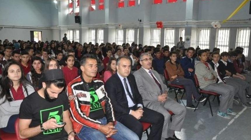 Eski Mankenden Gen&ccedil;lere Nasihat