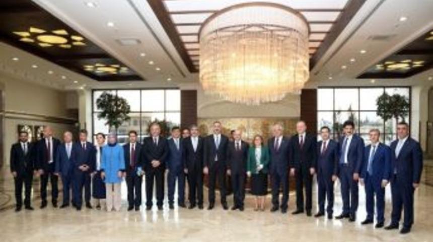 Bakan Mehmet Şimşek&rsquo;ten Başkan Rıdvan Fadıloğlu&rsquo;na Teşekk&uuml;r