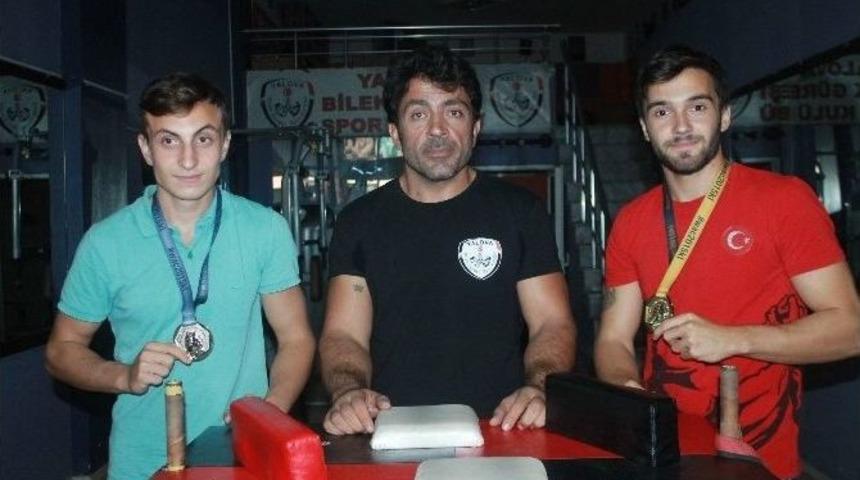 Yalova Bilek G&uuml;reşi Kul&uuml;b&uuml;&rsquo;nde Madalya Sevinci