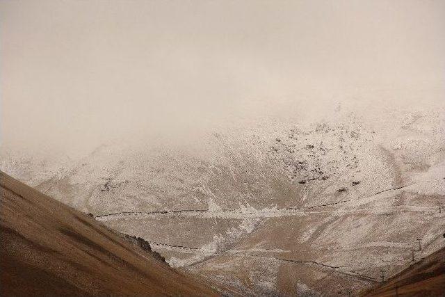 Erzurum Palandöken’e Mevsimin İlk Karı Yağdı