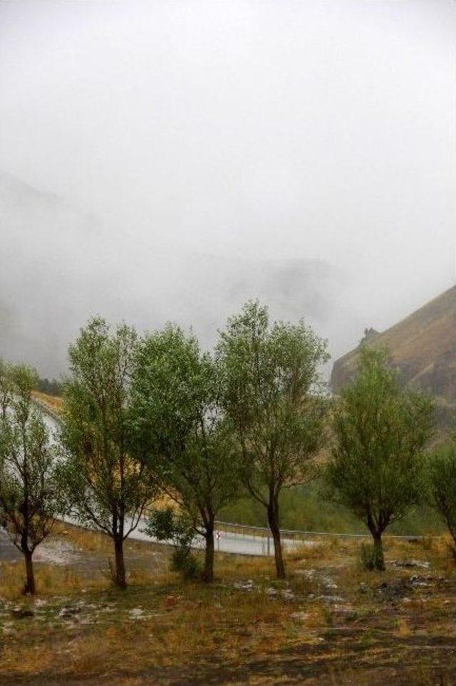 Erzurum Palandöken’e Mevsimin İlk Karı Yağdı