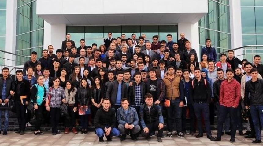 Rekt&ouml;r Prof. Dr. Korkmaz &Ouml;nc&uuml;l&uuml;ğ&uuml;nde Ar&uuml; Y&ouml;netimi Uluslararası &Ouml;ğrencilerle Buluştu