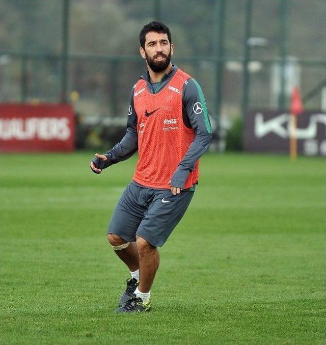 Arda Turan’dan Van Persıe’ye Gönderme