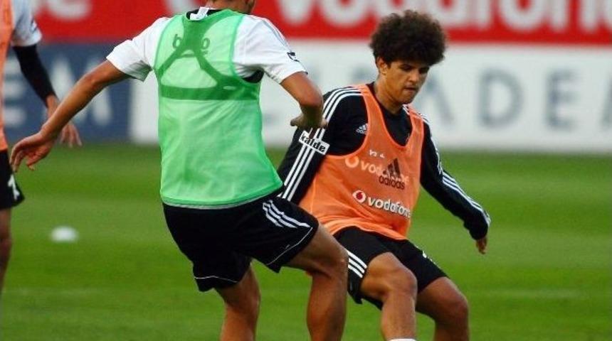 Beşiktaş 10 Eksikle &Ccedil;alıştı