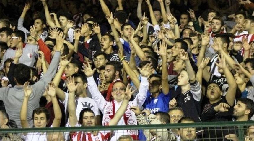 Turan Dardanelspor&rsquo;a Trib&uuml;nden Destek Verdi