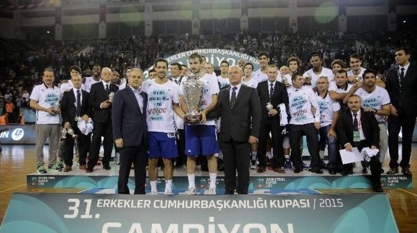 Gen&ccedil;lik Ve Spor Bakanı Kılı&ccedil; Cumhurbaşkanlığı Kupası&rsquo;nı Kazanan Anadolu Efes&rsquo;i Tebrik Etti