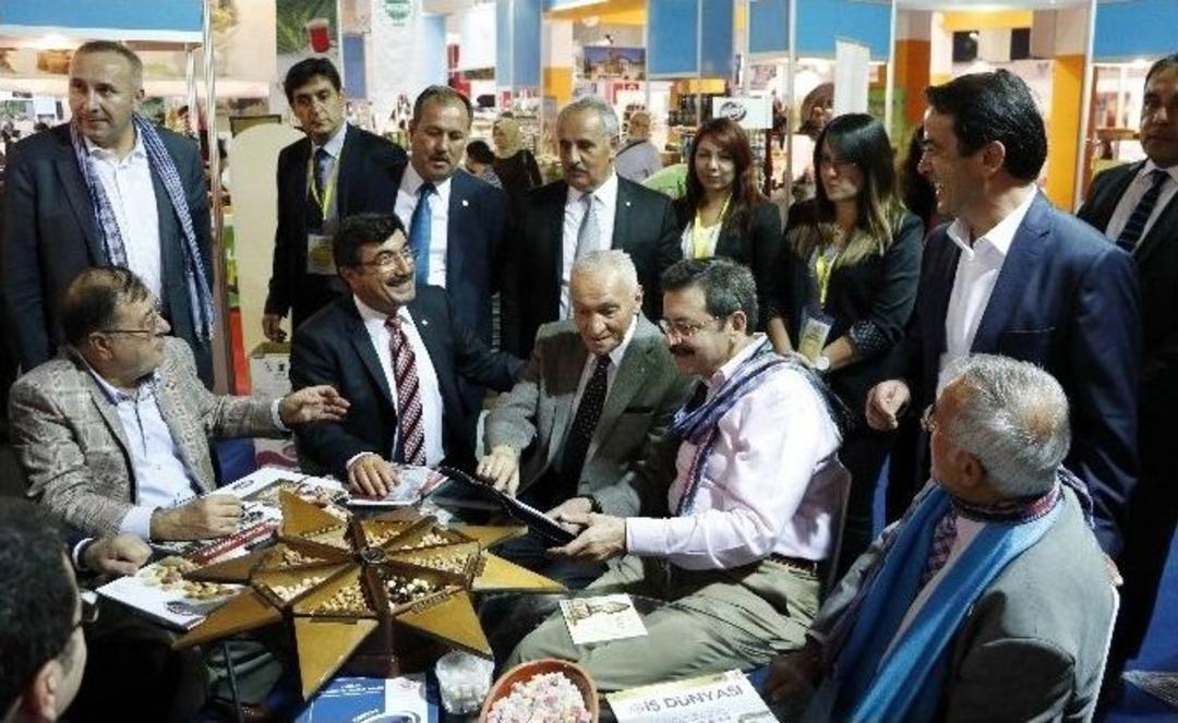 &Ccedil;orum Taze Kavrulmuş Leblebisiyle Y&ouml;rex Fuarında