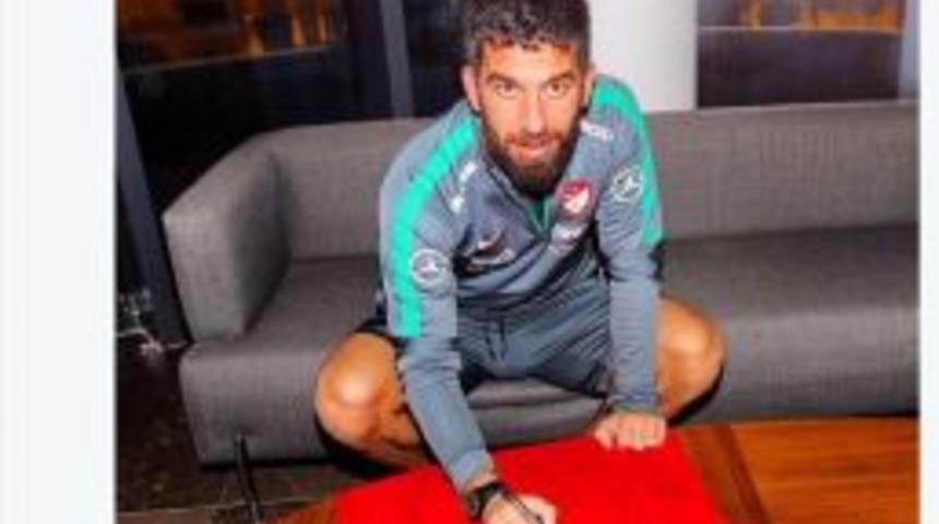 Milliler&rsquo;den Aziz Sancar&rsquo;a Forma Jesti