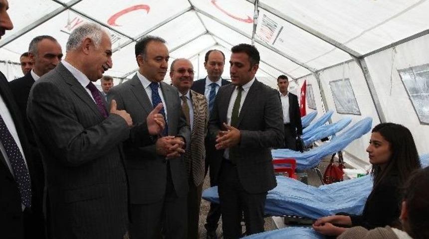 Atat&uuml;rk &Uuml;niversitesi&rsquo;nde Kan Bağışı Kampanyası