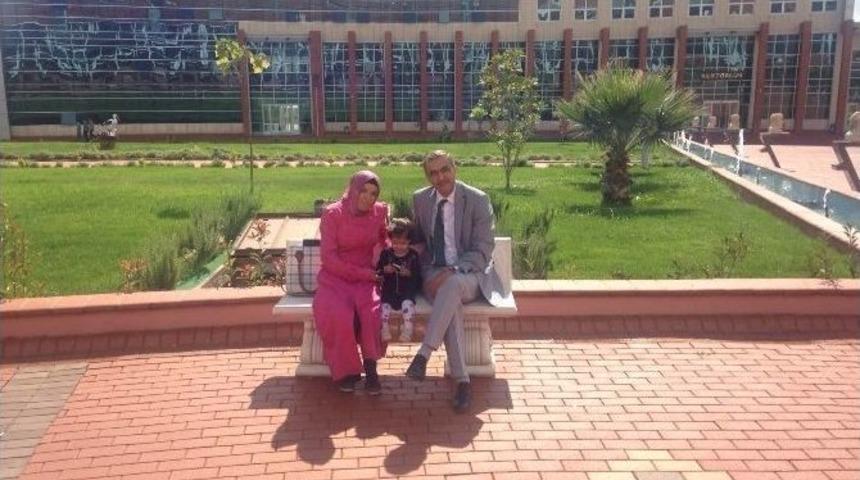 Evli &Ccedil;ift, Aynı &Uuml;niversitede Okuyor