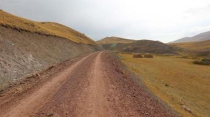 G&uuml;rpınar&rsquo;da Yol Yapım &Ccedil;alışması